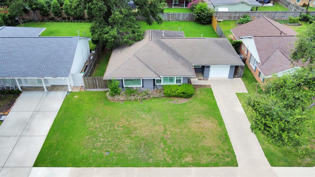 1831 Watercrest Drive, Houston, Texas image 34