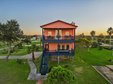 A home in San Leon