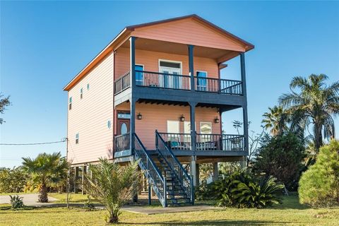 A home in San Leon