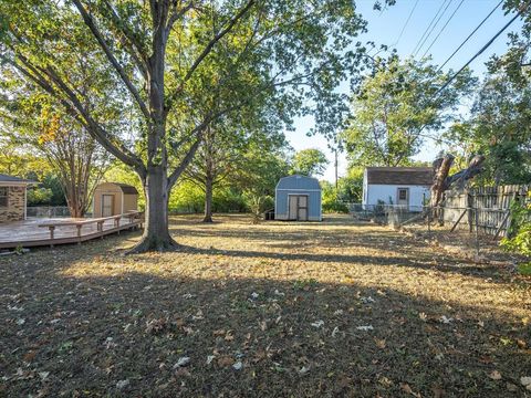 A home in Benbrook