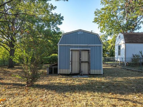 A home in Benbrook