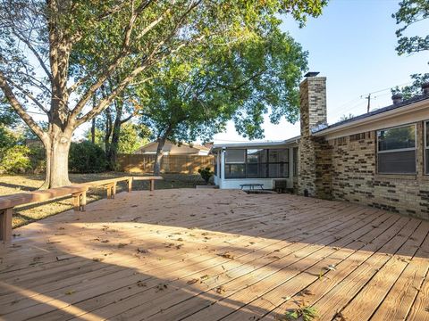 A home in Benbrook