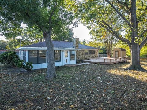 A home in Benbrook