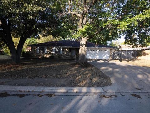 A home in Benbrook