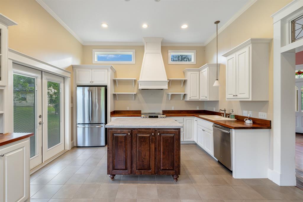 209 E Fannin Street, La Grange, Texas image 13