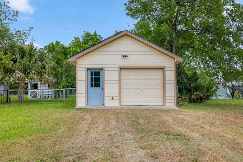 209 E Fannin Street, La Grange, Texas image 33