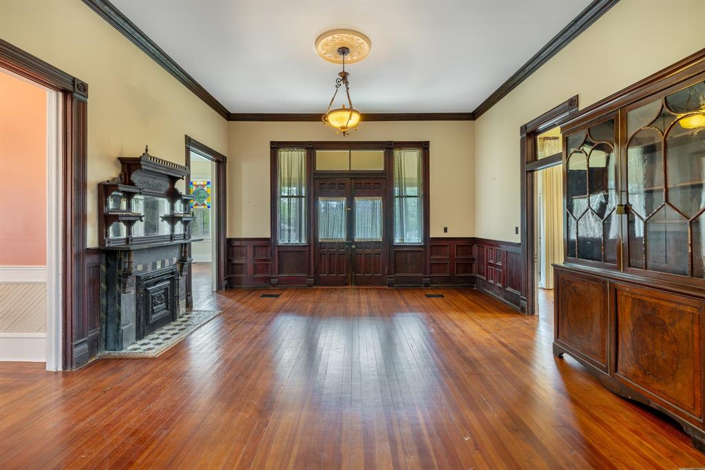 209 E Fannin Street, La Grange, Texas image 5