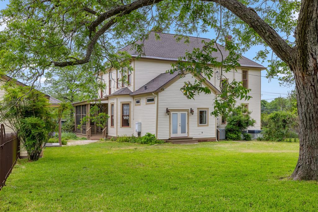 209 E Fannin Street, La Grange, Texas image 30