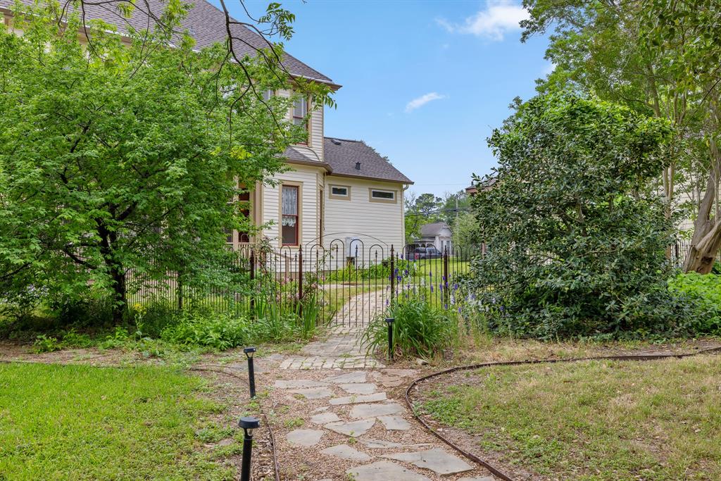 209 E Fannin Street, La Grange, Texas image 28