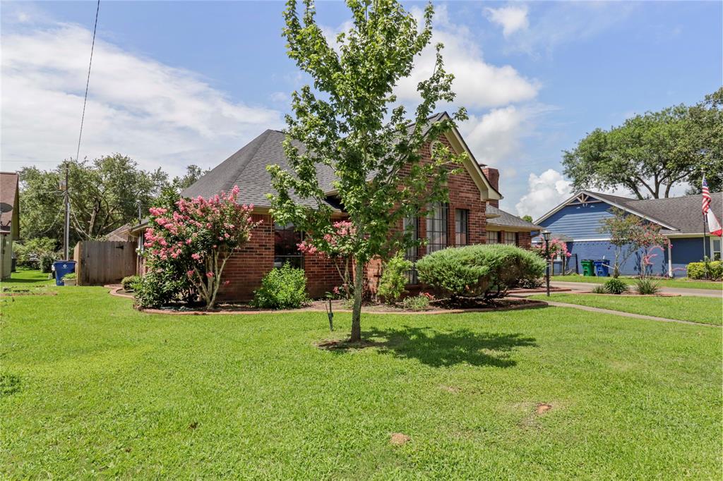 37 N Erik Drive