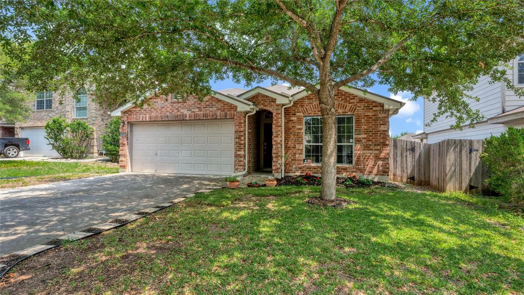 Photo 3 of 34 of 211 Goliad Drive house