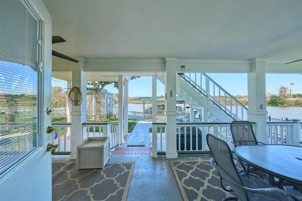 1103 N Hunting Tower Run, Conroe, Texas image 32