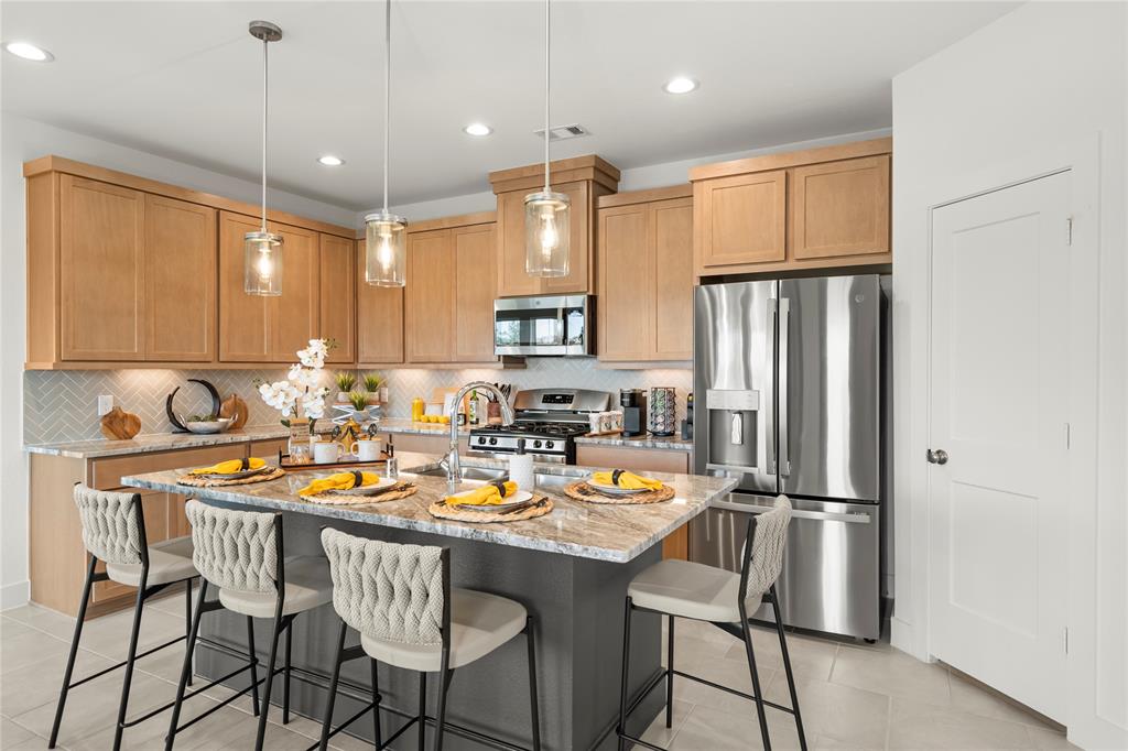 158 West Coralburst Loop, Montgomery, Texas image 2