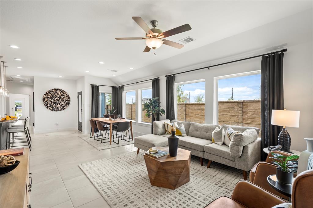 158 West Coralburst Loop, Montgomery, Texas image 1