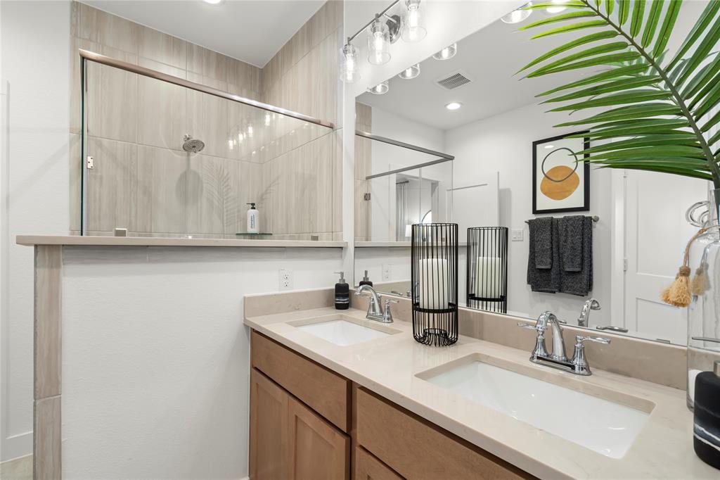 158 West Coralburst Loop, Montgomery, Texas image 6