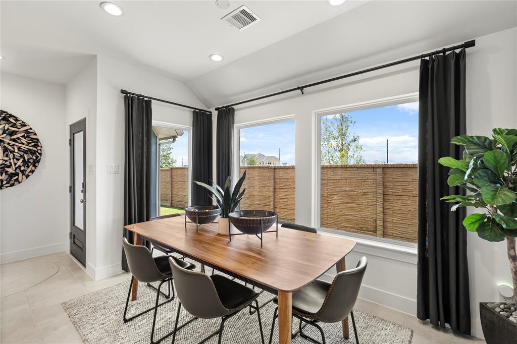158 West Coralburst Loop, Montgomery, Texas image 3