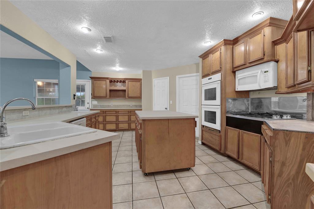 10802 4th 1/2 Street, Santa Fe, Texas image 13