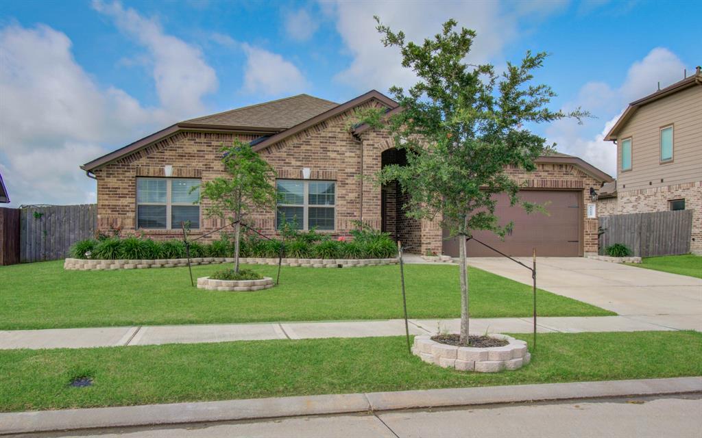 1219 Lakes Edge Lane