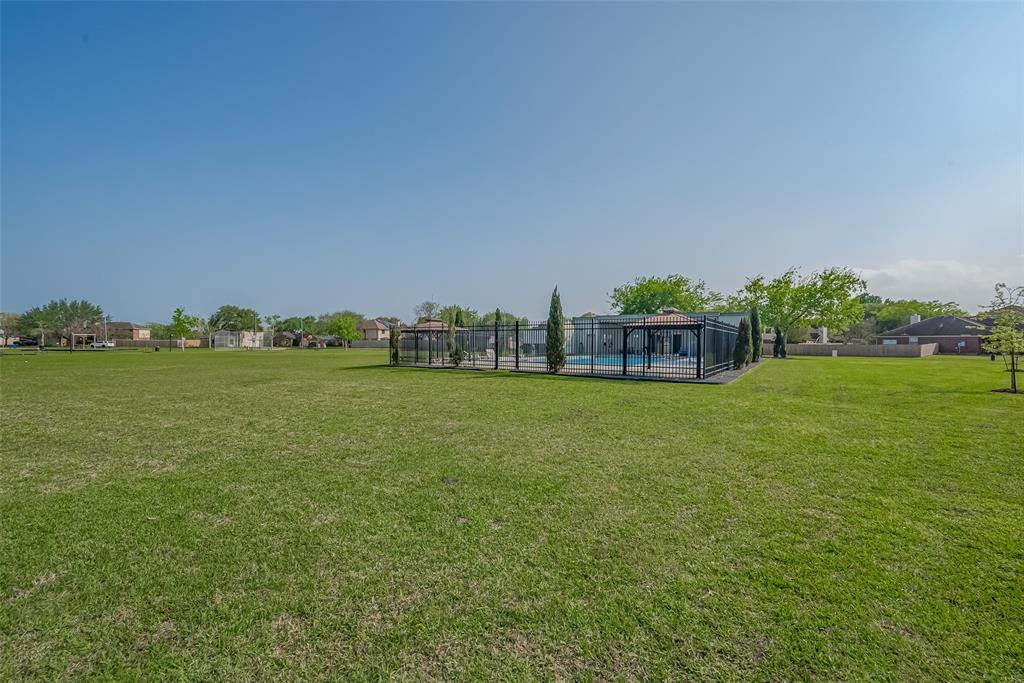 4910 Chase Wick Drive, Bacliff, Texas image 34