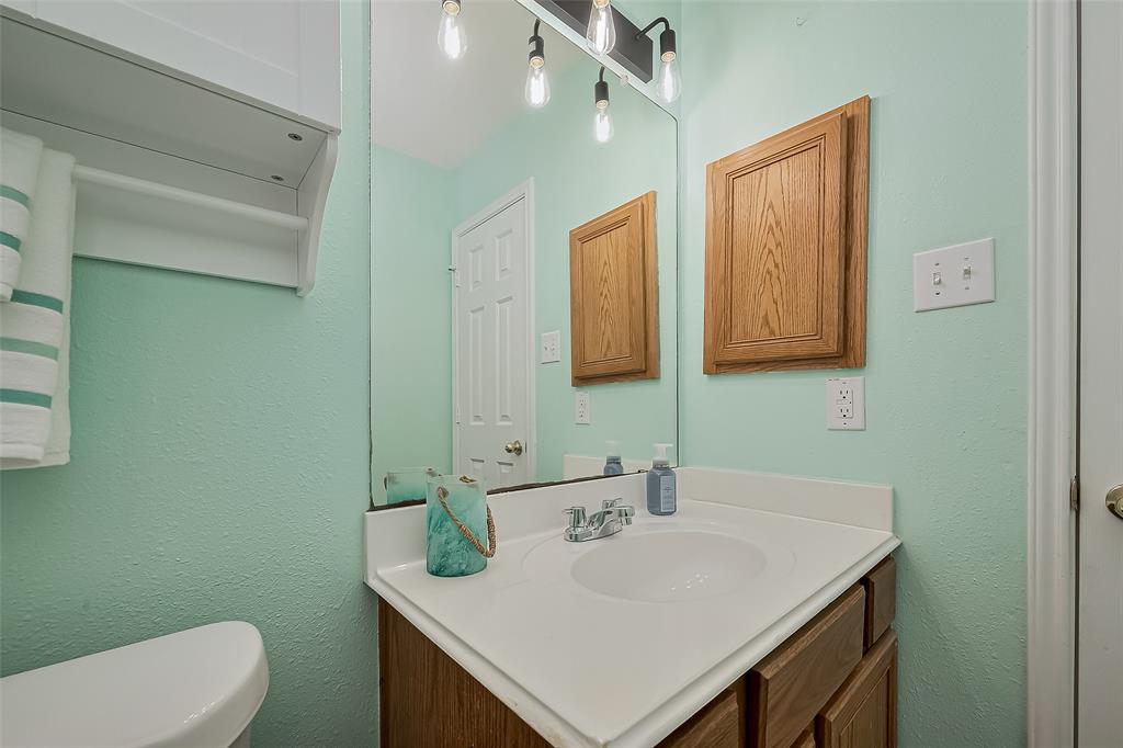 4910 Chase Wick Drive, Bacliff, Texas image 12