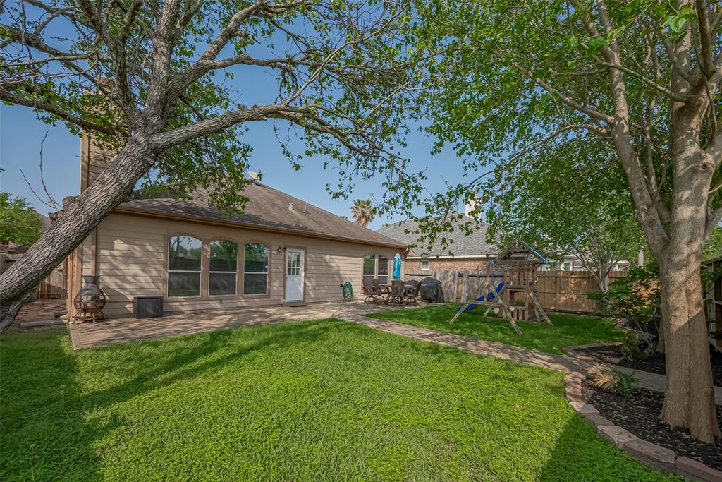 4910 Chase Wick Drive, Bacliff, Texas image 29