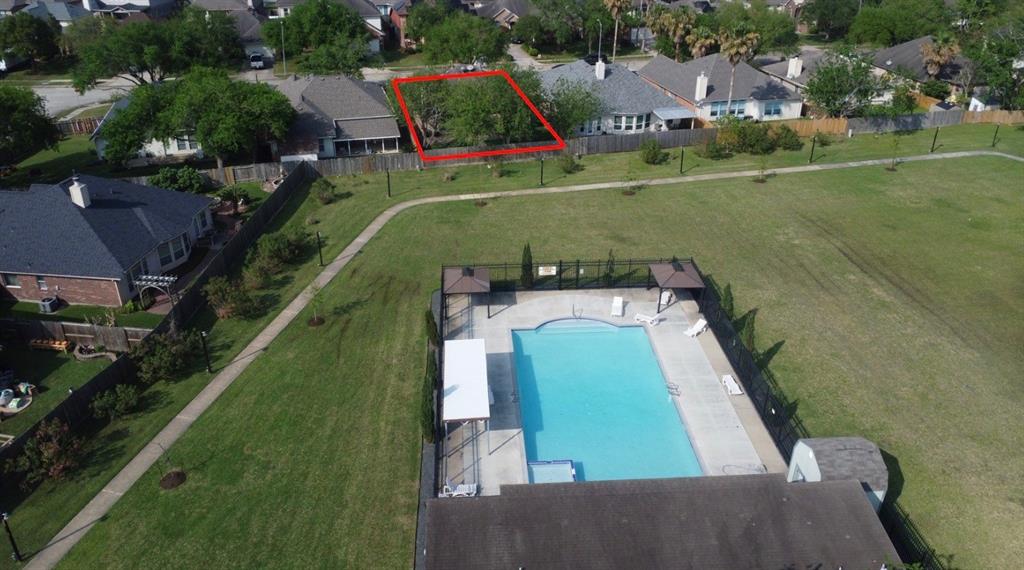 4910 Chase Wick Drive, Bacliff, Texas image 39