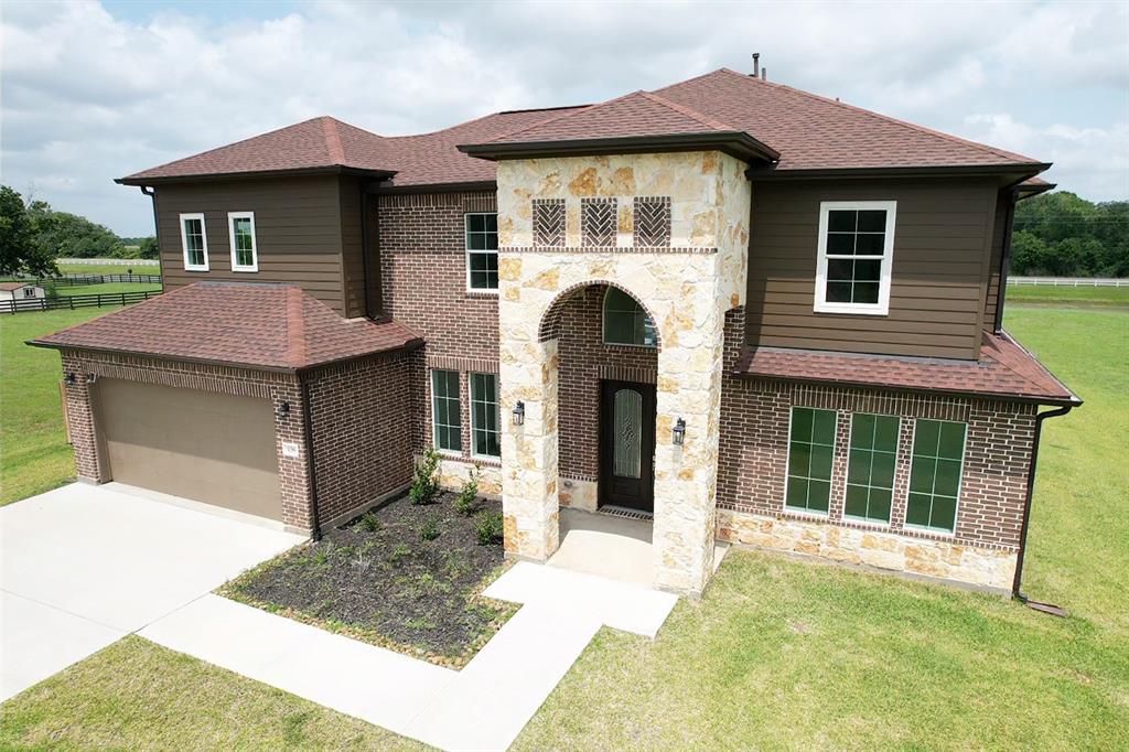 126 Lakeland Circle, Rosharon, Texas image 1