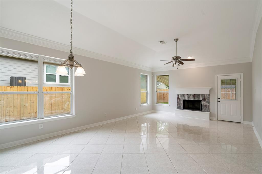 1915 Tarpley Court, Katy, Texas image 4
