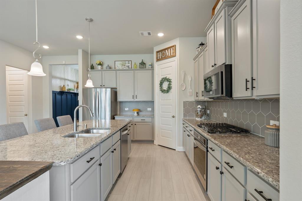 10267 Bayou Oaks Drive, Conroe, Texas image 12