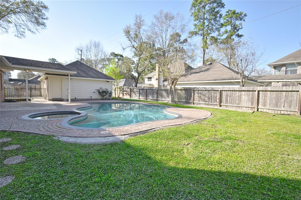 2810 Whispering Fern Court, Kingwood, Texas image 44