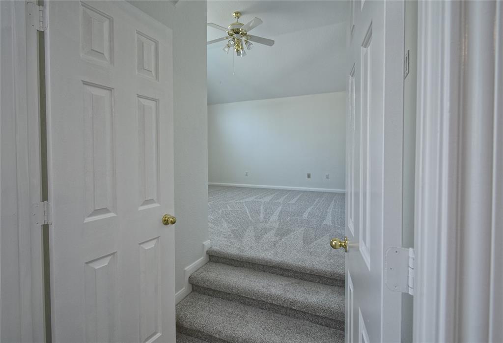 2810 Whispering Fern Court, Kingwood, Texas image 30