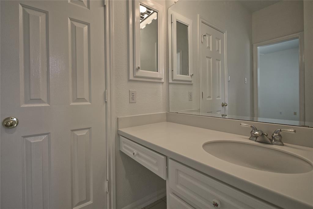 2810 Whispering Fern Court, Kingwood, Texas image 37