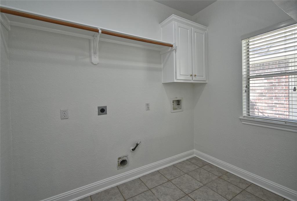 2810 Whispering Fern Court, Kingwood, Texas image 26