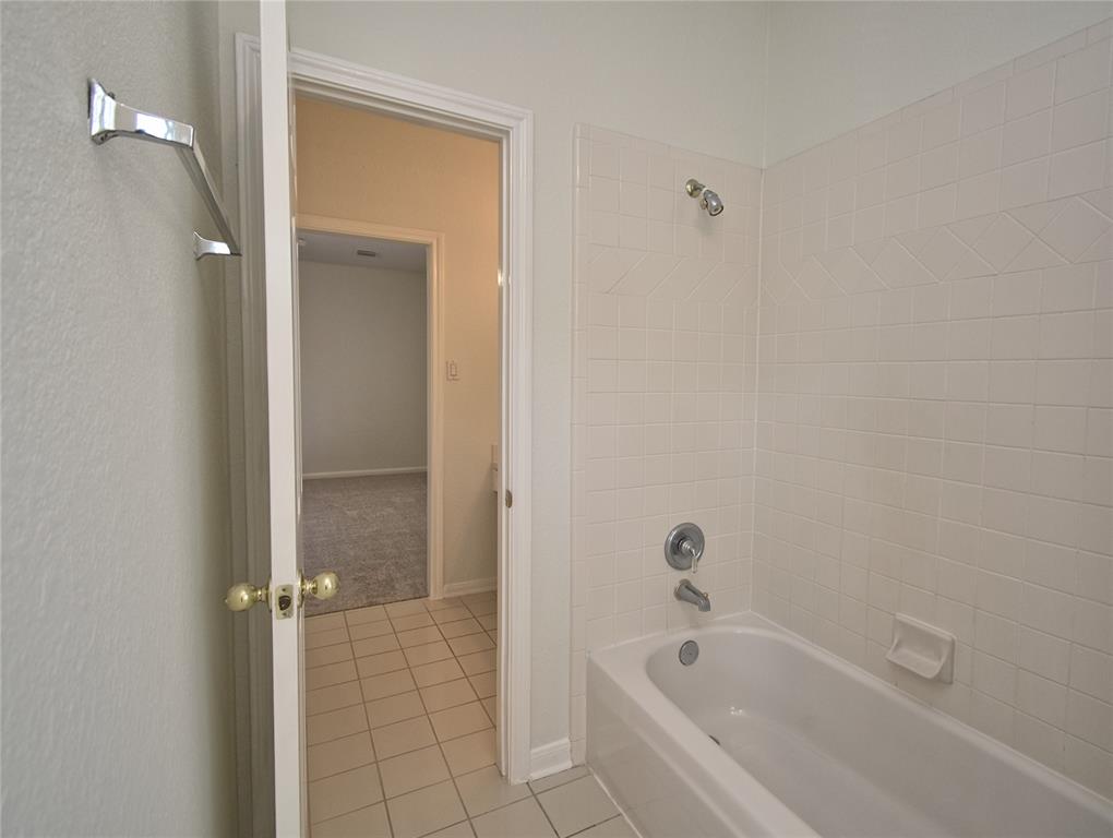 2810 Whispering Fern Court, Kingwood, Texas image 35