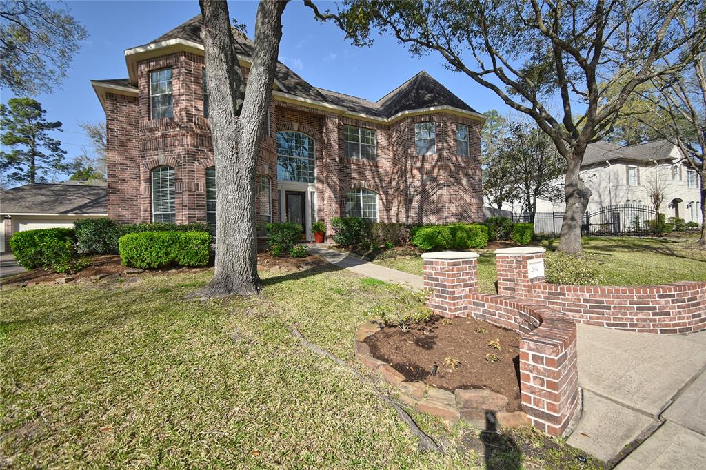 2810 Whispering Fern Court, Kingwood, Texas image 2
