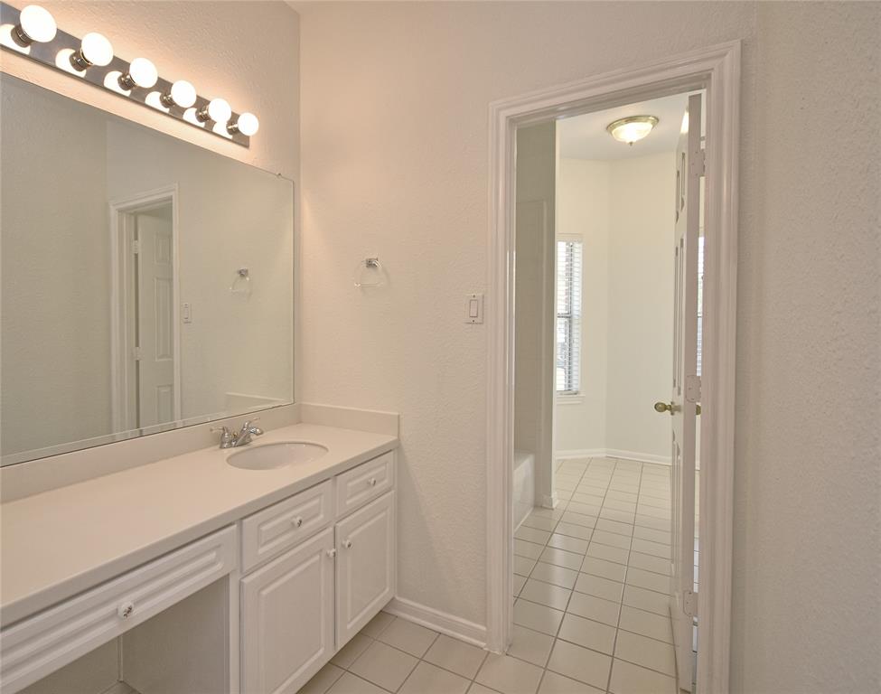 2810 Whispering Fern Court, Kingwood, Texas image 34