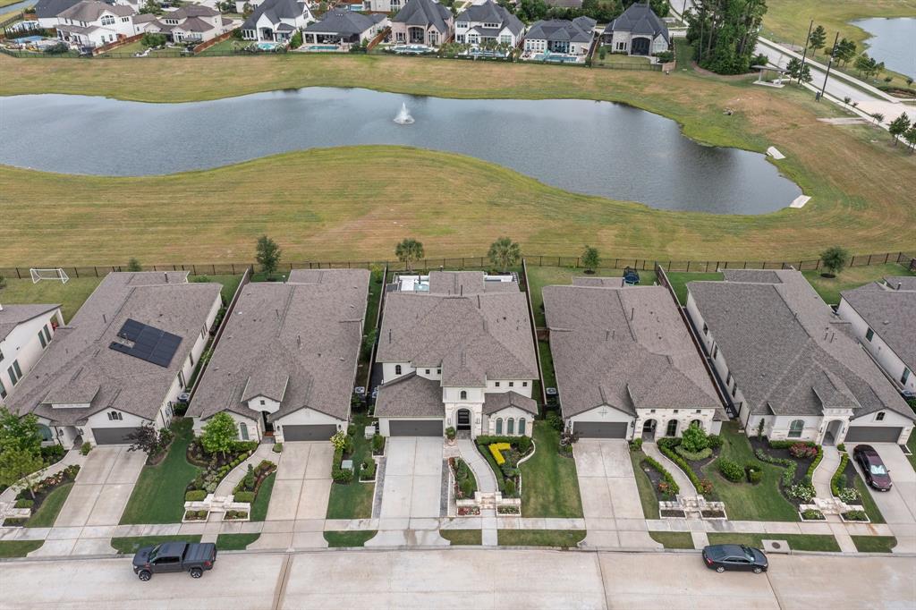 4516 Woodland Bend Court, Spring, Texas image 2