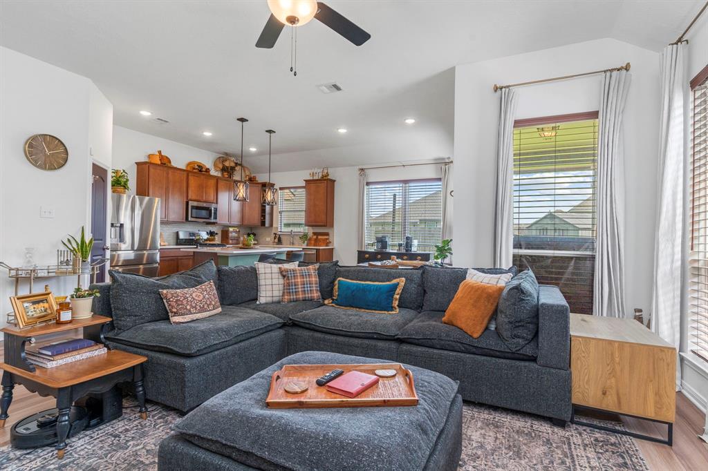 3221 Climbing Gardens Court, Conroe, Texas image 13