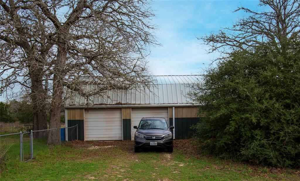 5100 Wood Duck Drive, Waelder, Texas image 7