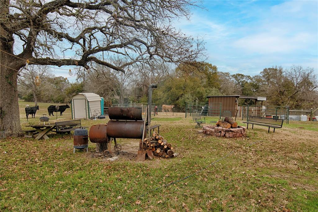 1820 S Old Smithville Road, Flatonia, Texas image 9