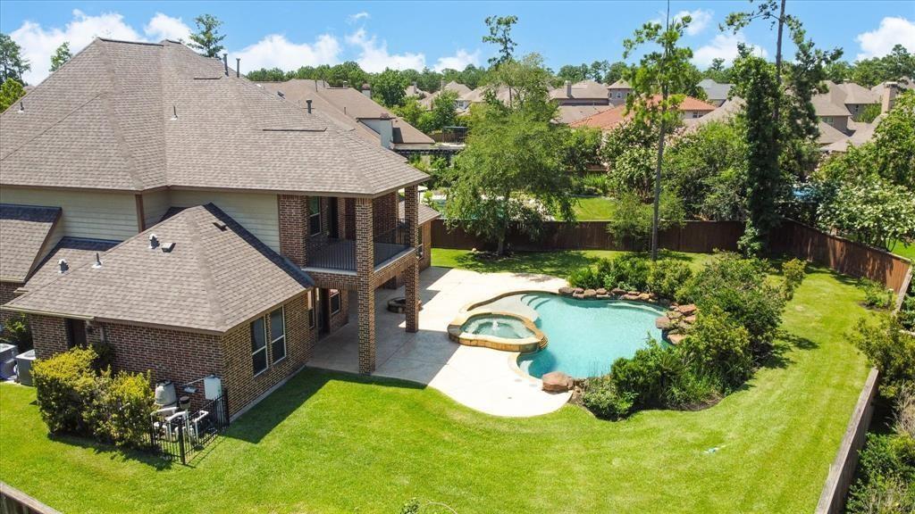 6 Freestone Stream Place
