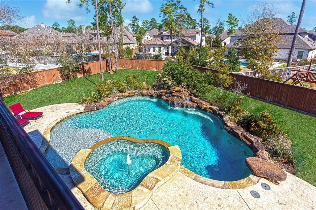6 Freestone Stream Place