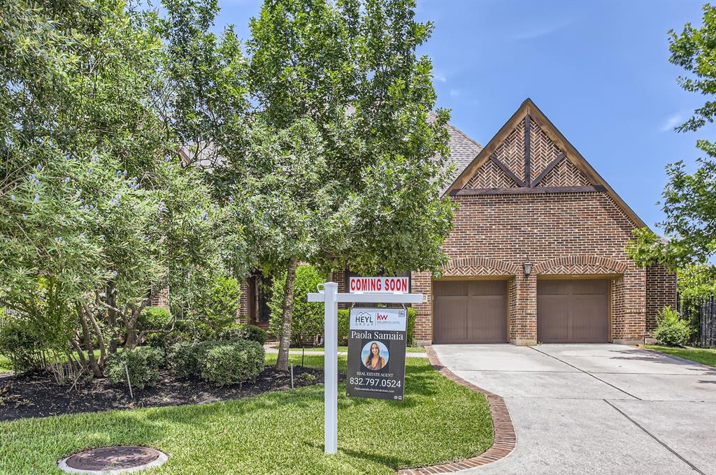 6 Freestone Stream Place