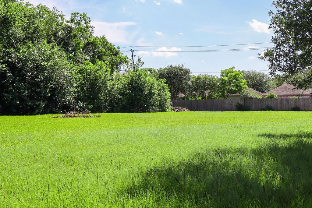 C Bar Drive, Santa Fe, Texas image 2