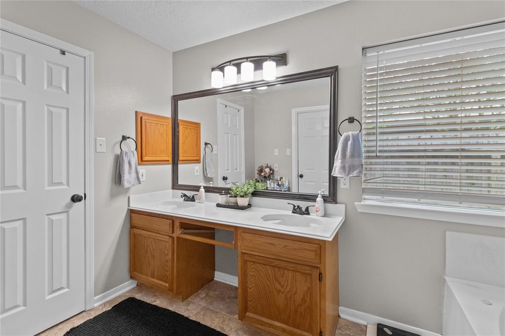8610 Venture Lane, La Porte, Texas image 15