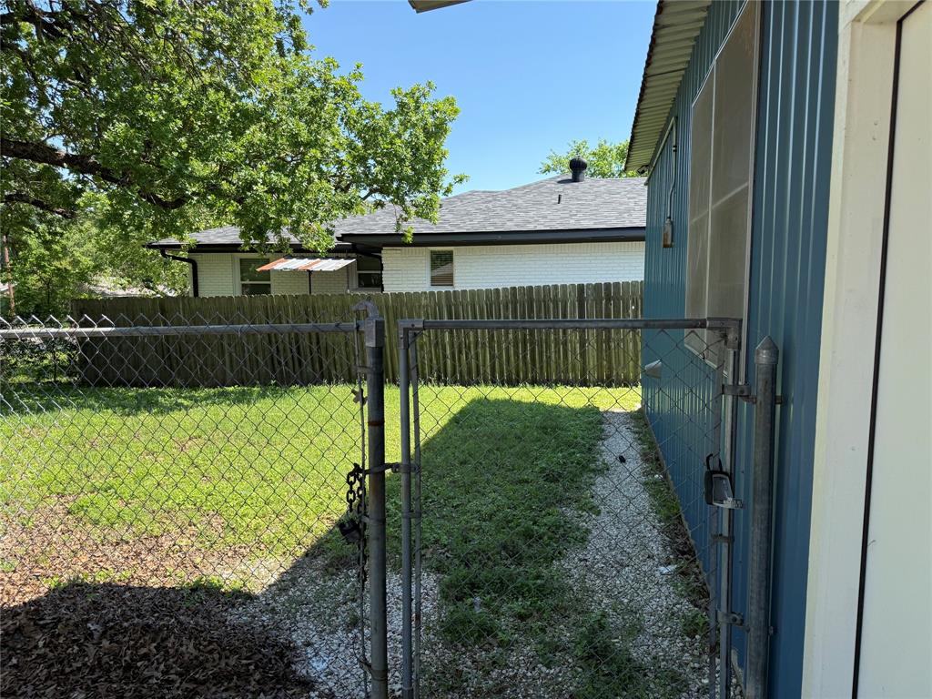 109 Pleasant Street, Bryan, Texas image 5