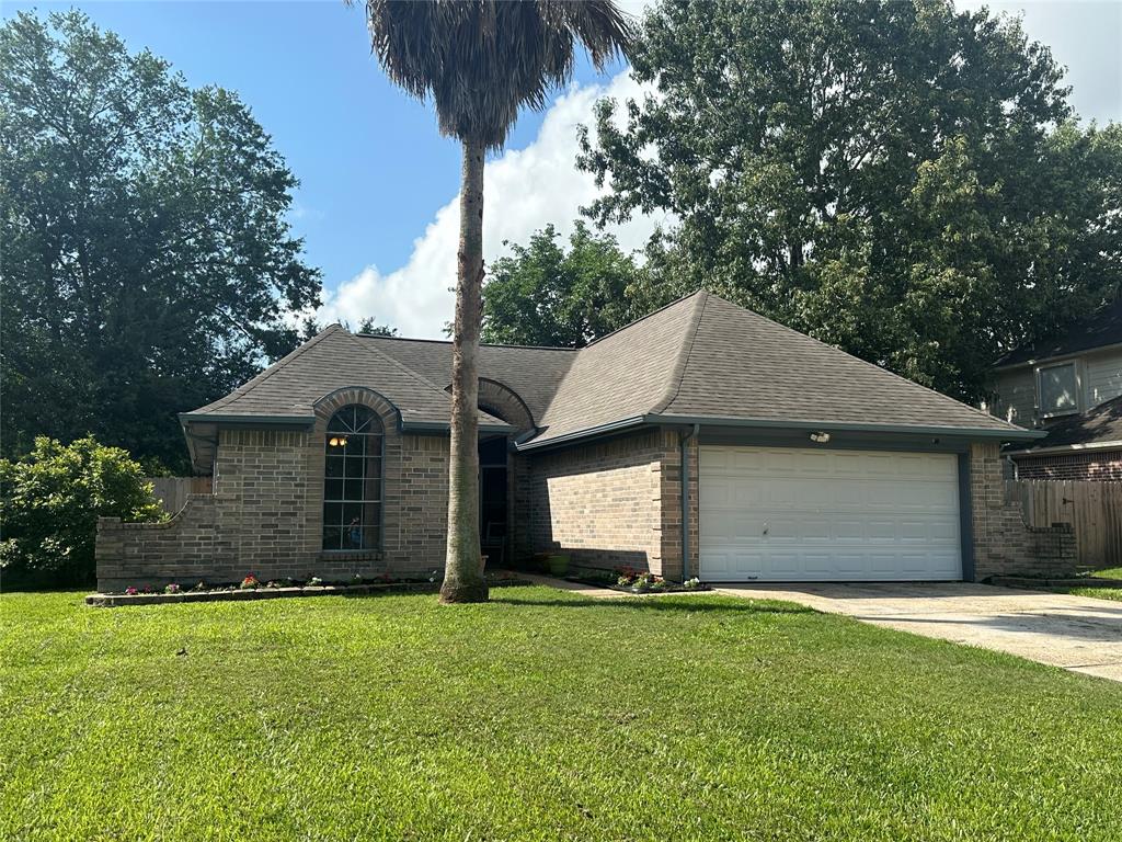 8730 Pines Place Drive, Humble, Texas image 2