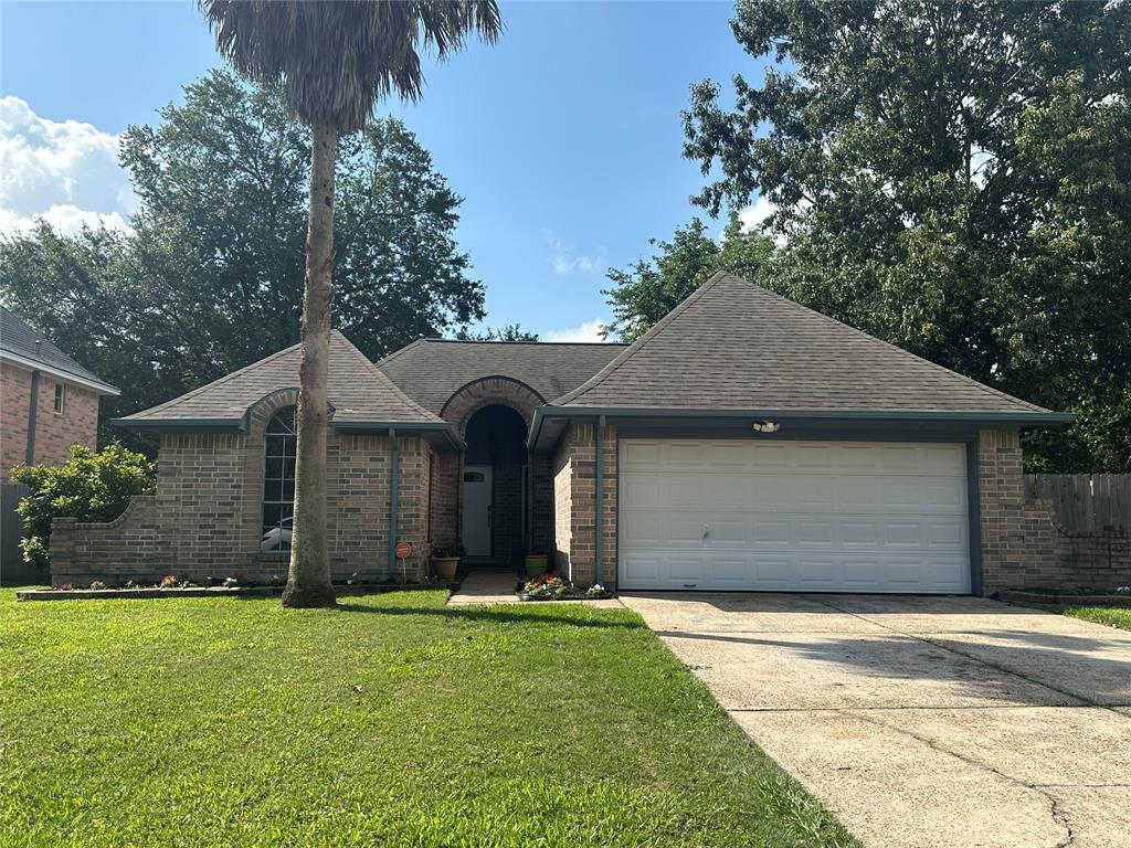 8730 Pines Place Drive, Humble, Texas image 1