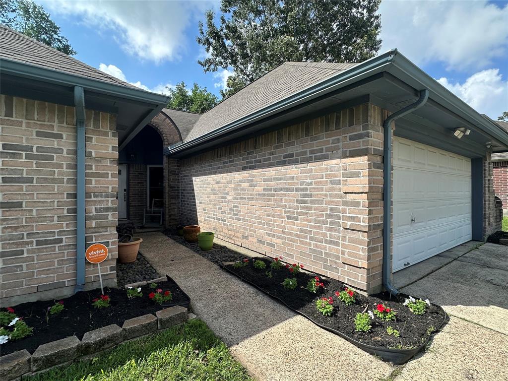 8730 Pines Place Drive, Humble, Texas image 4