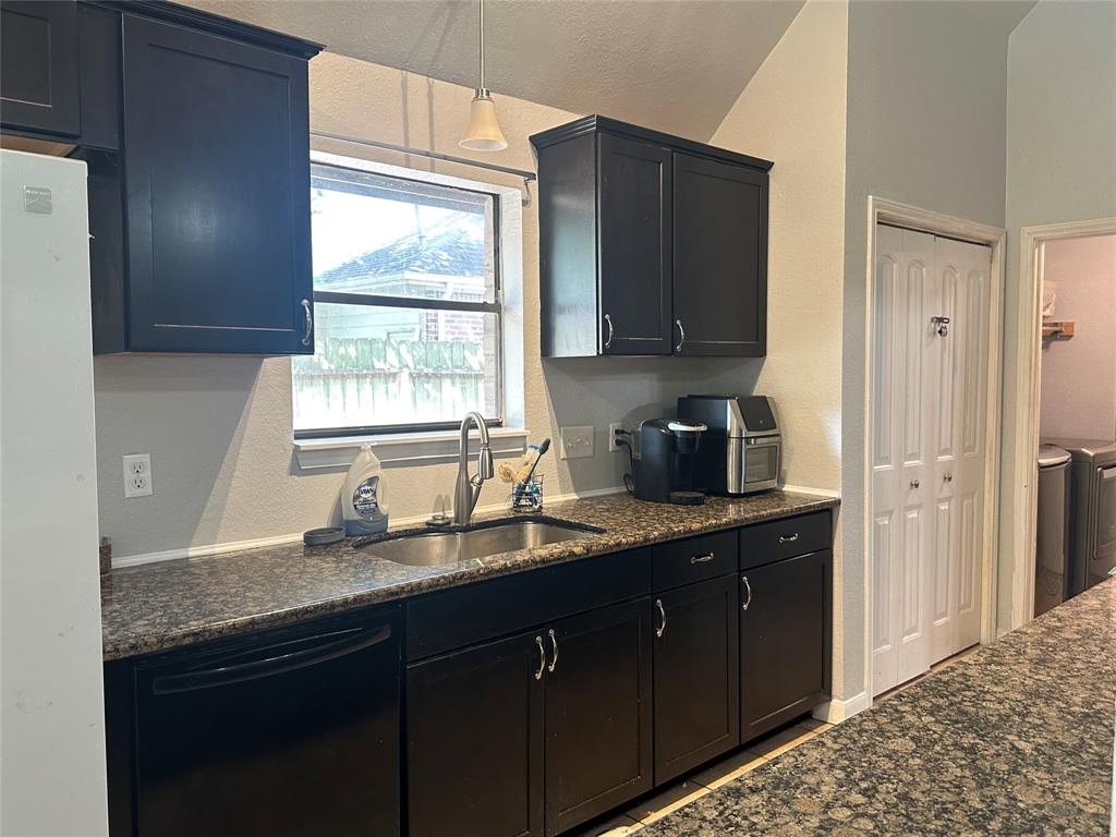 8730 Pines Place Drive, Humble, Texas image 8